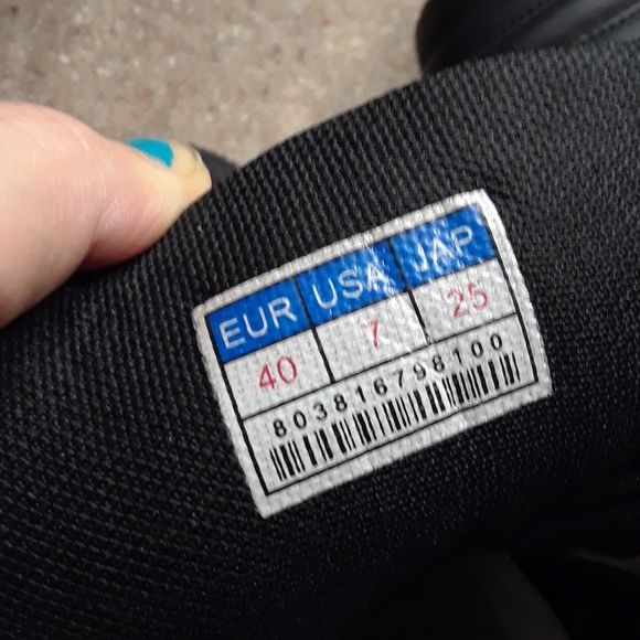 Brand new Black Hi tops 🖤 - Picture 4 of 7